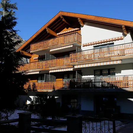 Haus Andorra Mit Matterhornblick דירה צרמט